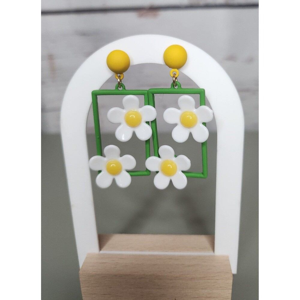 Retro Daisy Dangle Earrings Green Square Frame White Flower Mod Style
